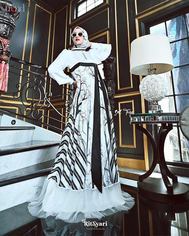 Set Dress Sal Tree