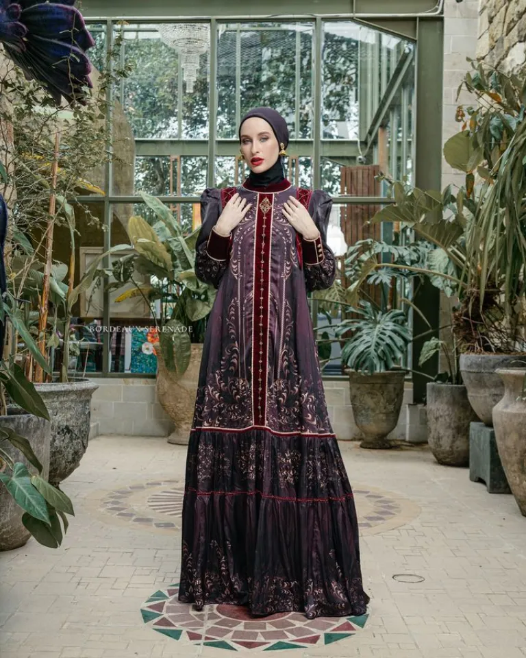 Set Dress Bordeaux Serenade